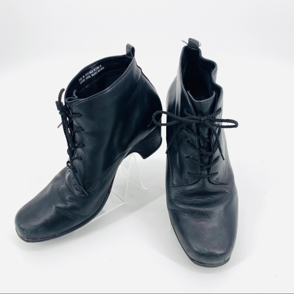 Clarks Women’s Black Lace Up Leather Ankle Boot